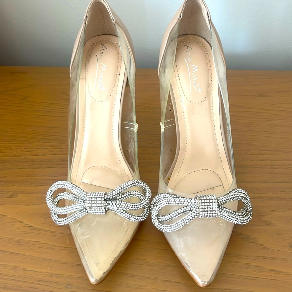 Beautiful heels with bows